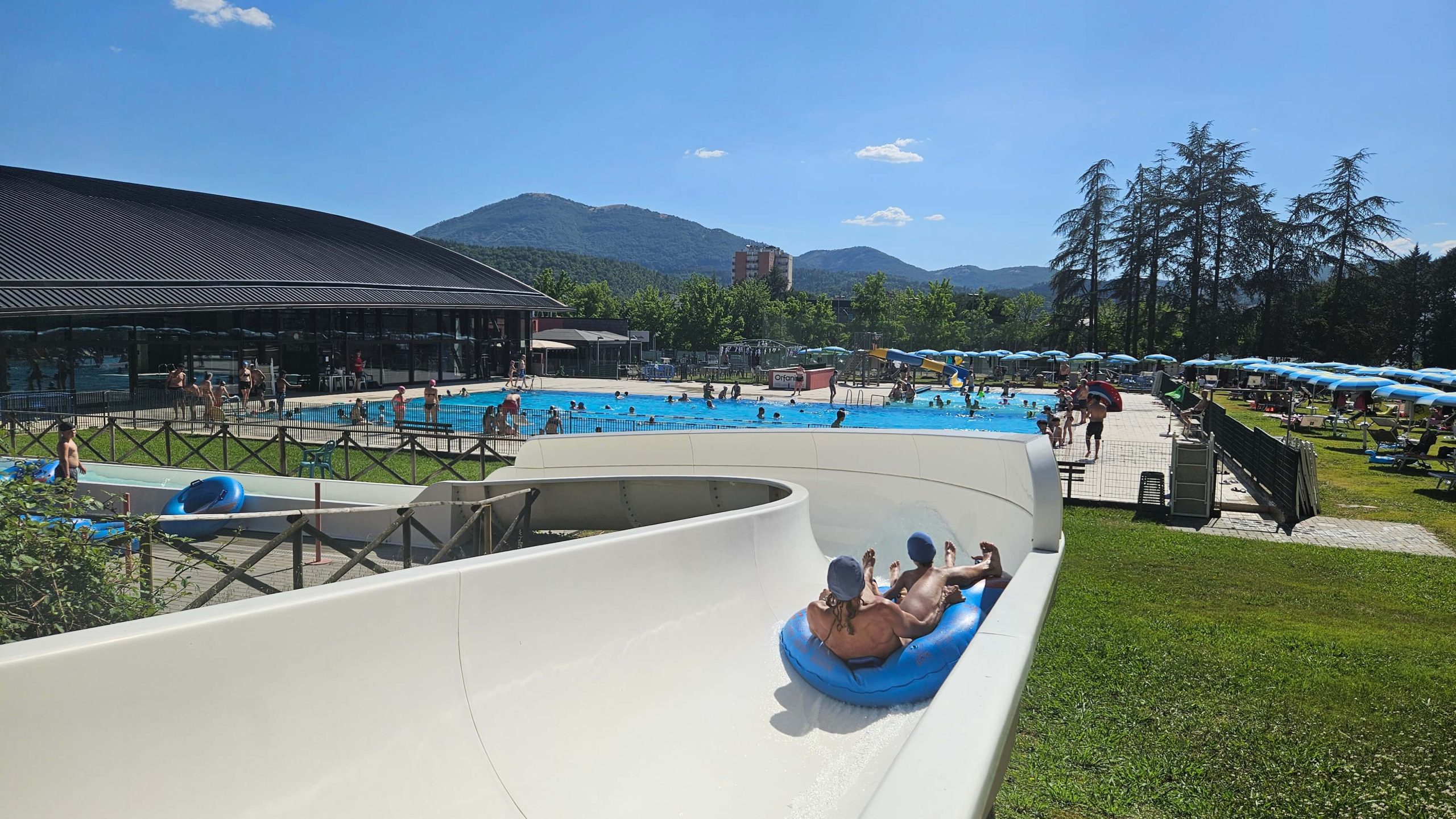 Acquapark Umbertide foto scivolo 8 scivolo tobogà